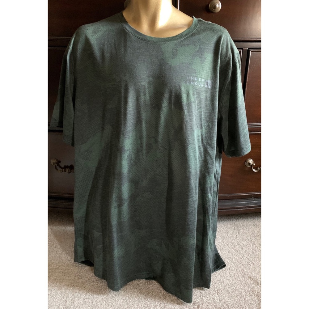 UNDER ARMOUR CAMO LOOSE FIT HEATGEAR SHIRT 2XL
